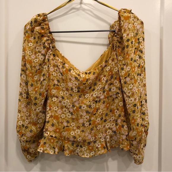 XS floral blouse from Astr The Label. - Picture 4 of 7